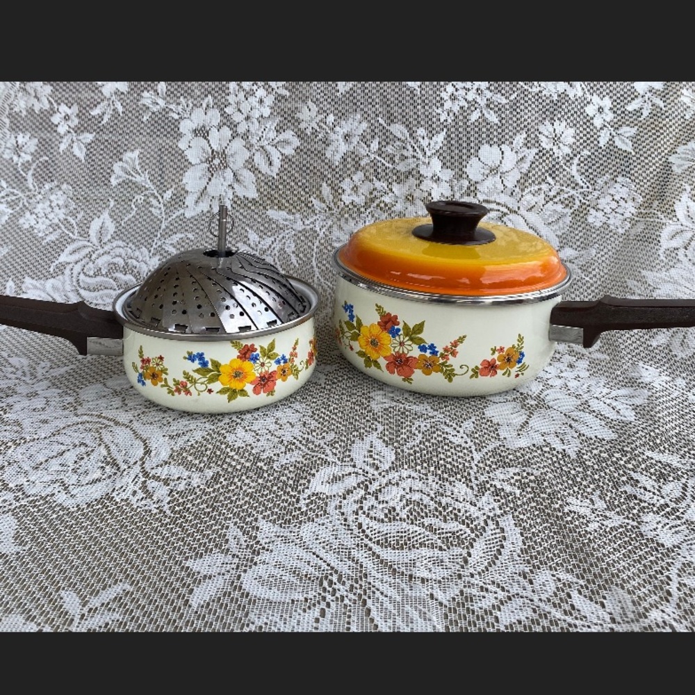 Mid Century Modern JMP Sweet Flower 1960’s Enamel Cookware Set of 2